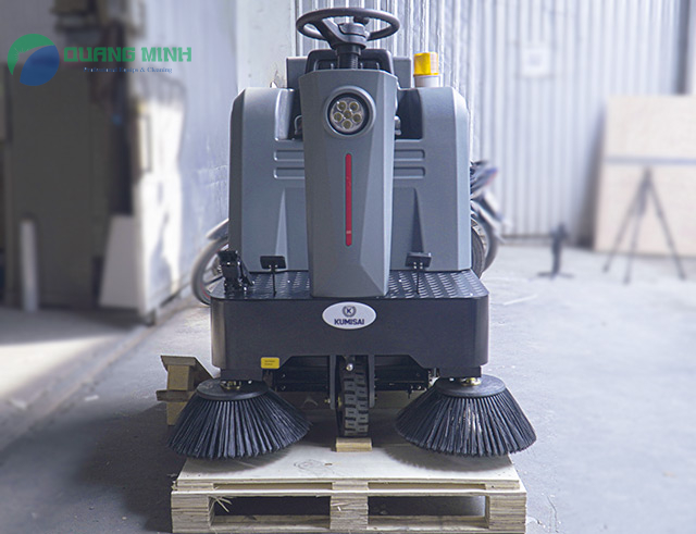xe quet rac ngoi lai kumisai kms 1250e 6