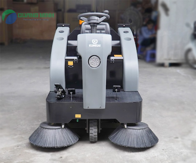 xe quet rac ngoi lai kumisai kms 1350e 2