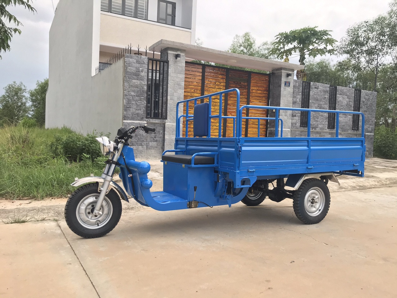 xe dien 3 banh cho hang 1000kg 02