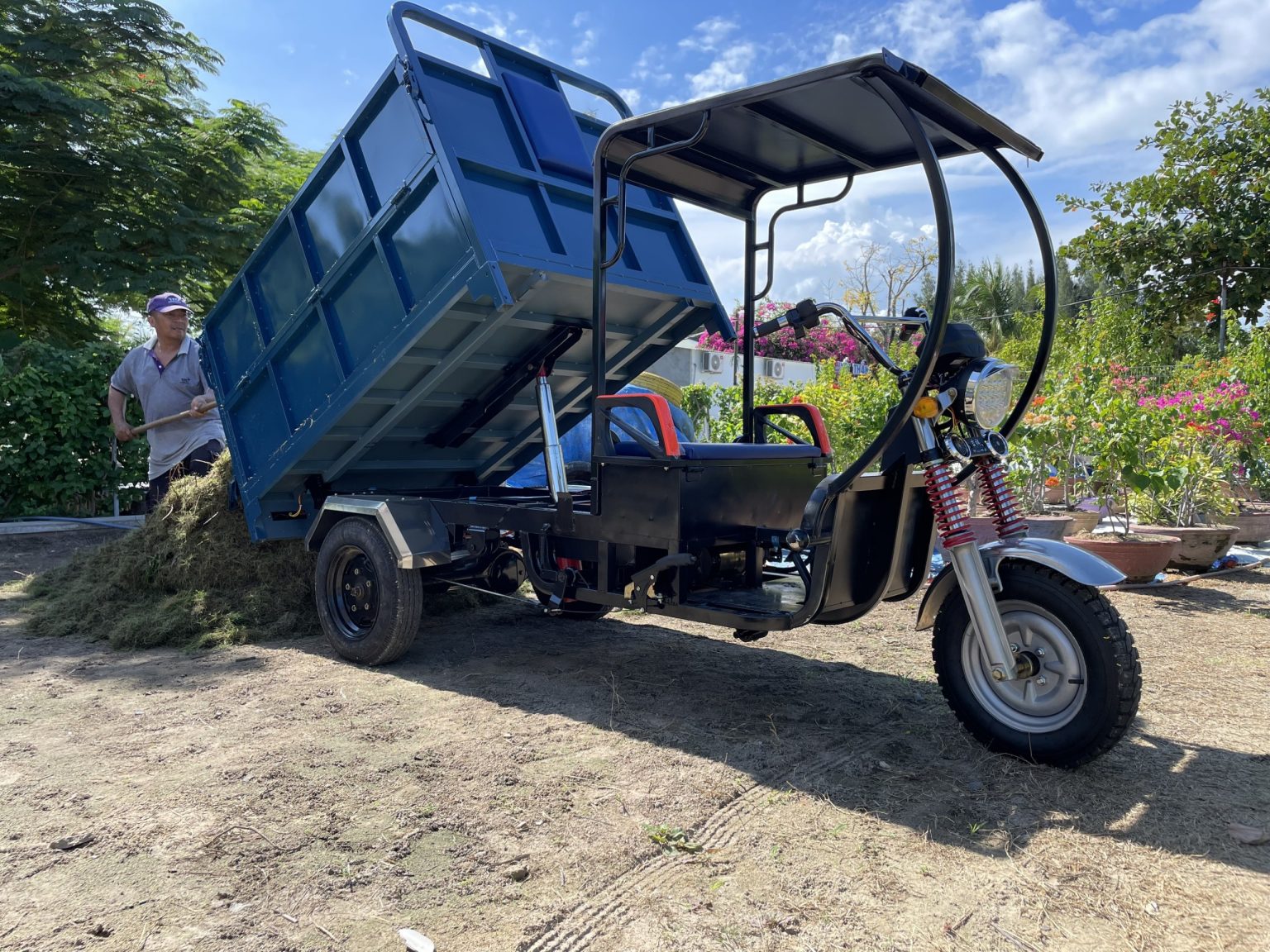 xe dien 3 banh cho rac thung 1 5 khoi 02