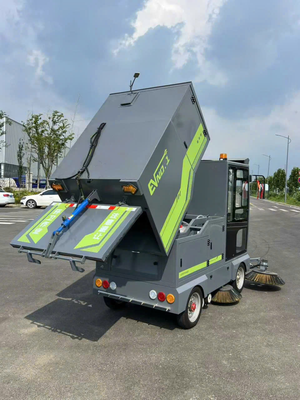 xe quet rac tu do 880l 4